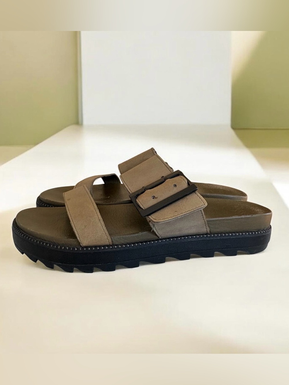 Sorel Leather Sage Double Strap Buckle Slide Sandals Size 9